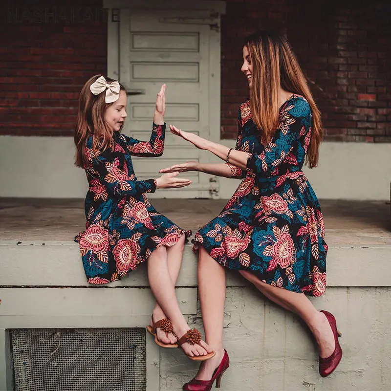 

Mother daughter dresses 2019 Vintage Floral A-line Mini Dress Mom and daughter dress outfits Mother and daughter clothes C0384