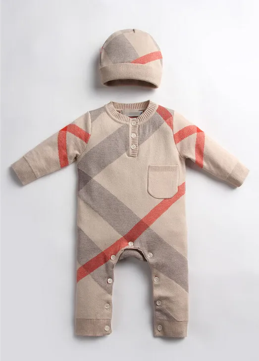 Одежда для малышей; весенне-осенняя одежда для мужчин и женщин; двойной вязаный свитер в клетку цвета хаки; шапка; 2 предмета - Цвет: 0701
