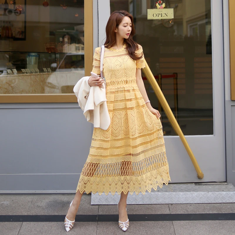 

2019 Summer Runway High Quality Slim Prom Office Lace Dress Women Yellow Short Sleeve Hollow Out Hook Flower Party Long Dress