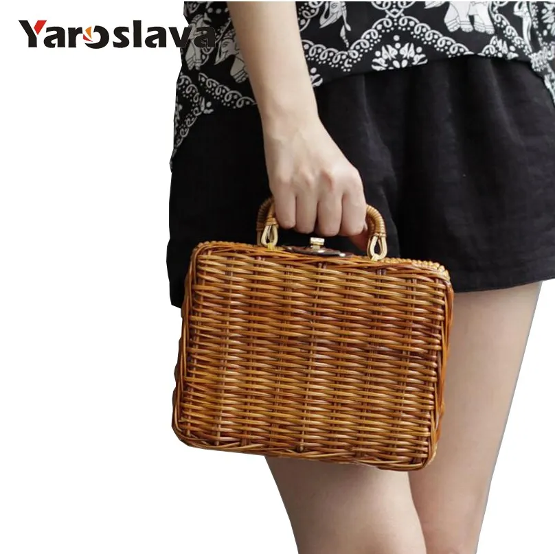 

2019 New Handmade Wicker Storage Case Mini Picnic Basket Weave Bamboo Boxes Rattan Organizer Vintage Suitcase Props Box LL563