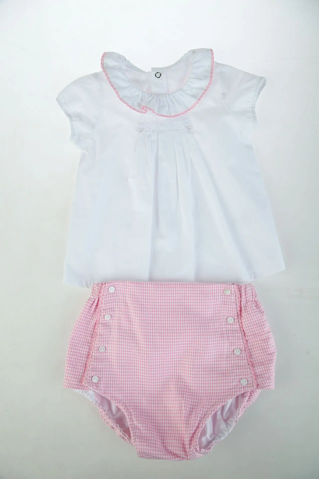Летние комплекты для девочек в испанском стиле комплект из двух предметов: футболка+ шорты хлопковые комплекты Повседневная однобортная одежда для малышей, Modis, Y1573