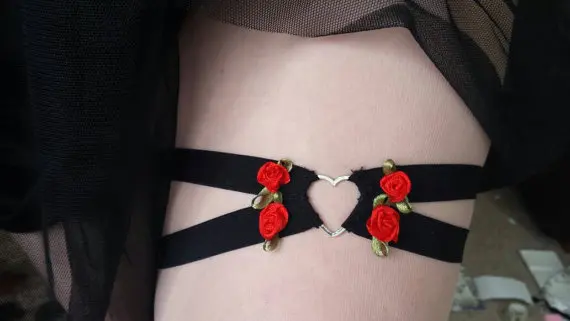 

heart leg garters/ rose garters