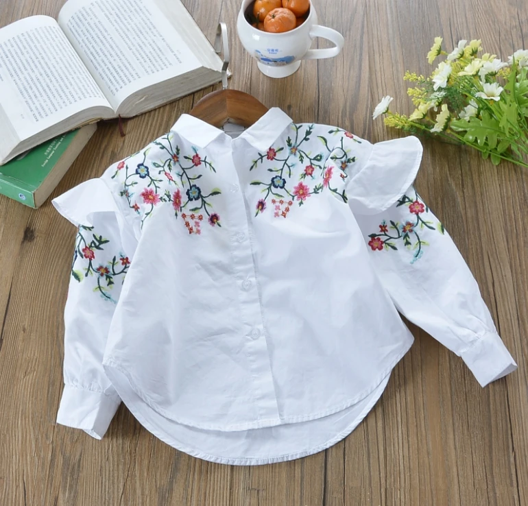 Весенняя Новинка, модные белые блузки с цветочной вышивкой для девочек, детский фонарь с рукавами, белые хлопковые рубашки