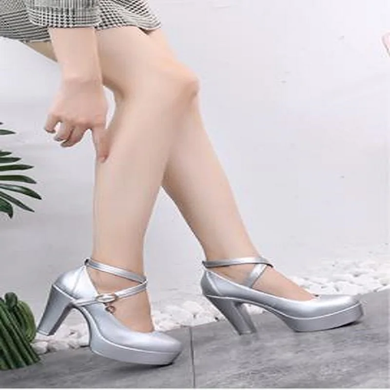 

New high-heeled leather thick with thick platform waterproof platform word buckle large size women's shoes catwalk model shoes