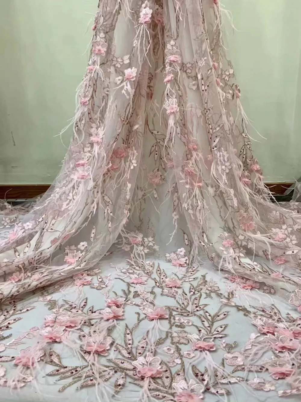 

2019 Latest 3D flower colorful beautiful fashion design pearls crystal sequins hand made beaded wedding dress lace fabric NX413z