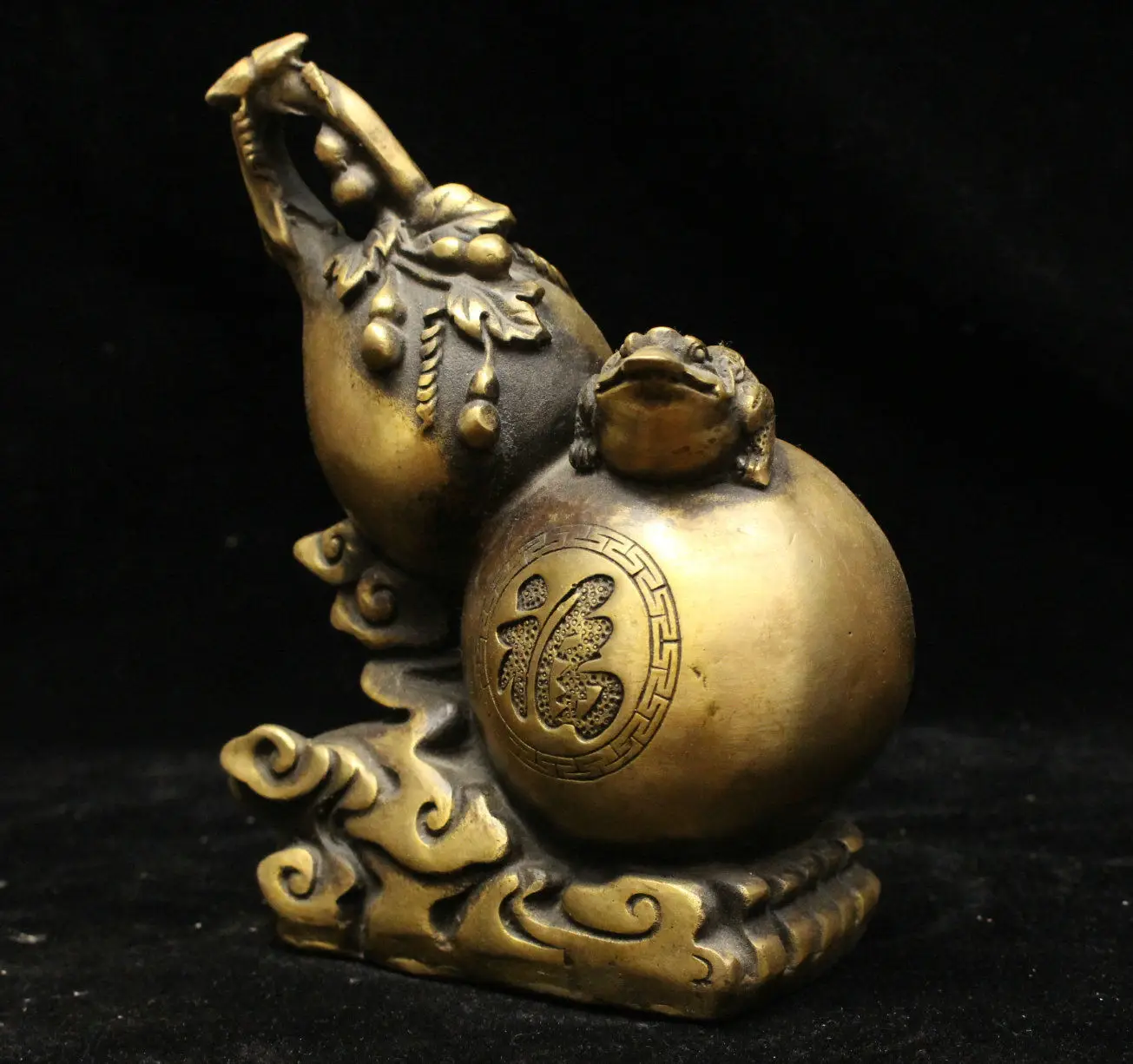 

Chinese Feng shui Bronze auspicious Fu Wealth Golden Toad Spittor gourd Statue