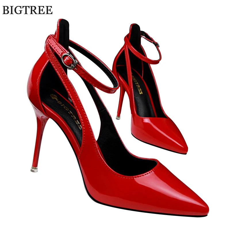 side cut out pumps