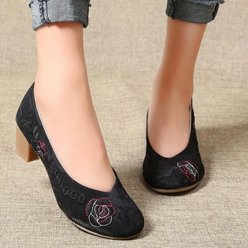 

Spring and summer new women's shoes round head Crude heel embroidered shoes White, black Heels women pumps cloth shoes