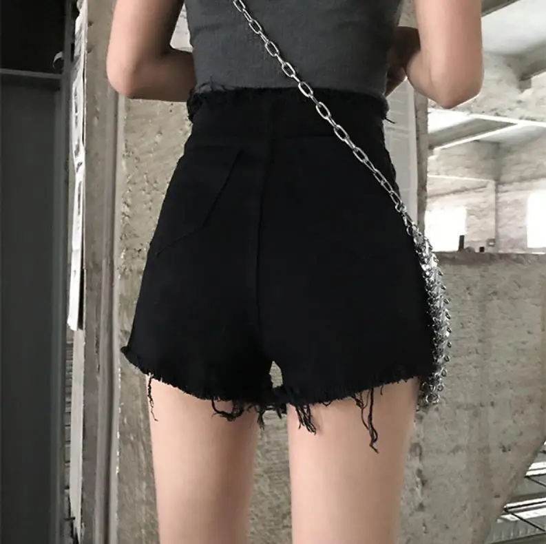 1090357284_1795650382_