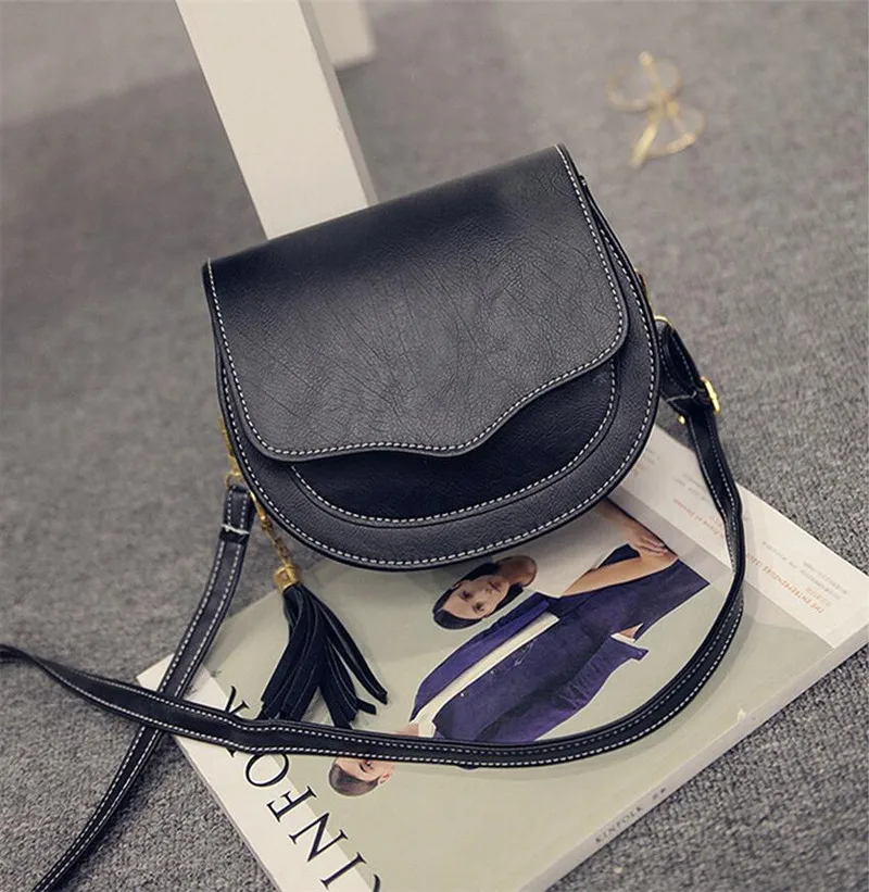 Новое поступление, женские круговые сумки через плечо в консервативном стиле, Корейская женская сумка-мессенджер с кисточками, маленькая сумка через плечо для девушек - Цвет: Черный