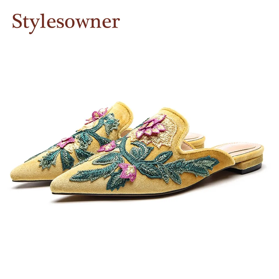 

Stylesowner Beautiful Lady Floral Embroidery Pointed Toe Slipper Shoe 2018 New Coming Hot Selling Flat Lazy Loafers Mules Slides