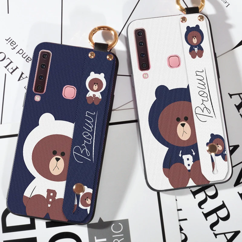

Cute Brown Bear Strap Case For Samsung Galaxy Note 9 J4 J6 J8 Silicone Cases For Samsung A5 A6 A7 A9 A8 Plus 2018 Back Cover