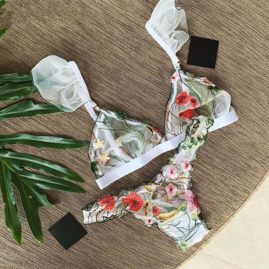 

Women Bra Set Embroidery Floral Hollow out Push-up Bra Set Sexy Ladies Underwear Femme Sleepwear 2 Color