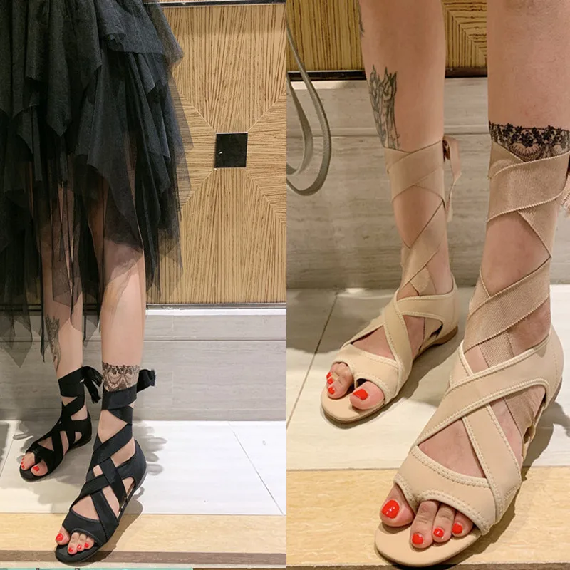 

2019 Spring Summer New women's shoes cross straps flat bottom pinch boots Roman sandals women Fashion Paris show shoes