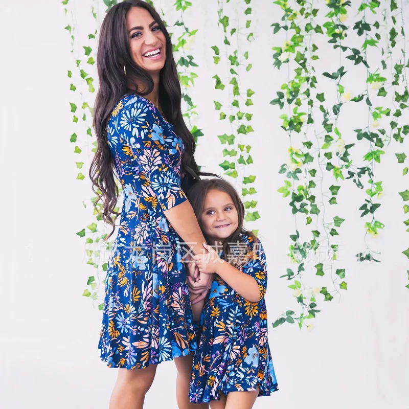 

Mommy and Daughter Dress Family Matching Mother Daughter Dresses Clothes Floral Print Girls Dress Kids Parent Clothes Outfits