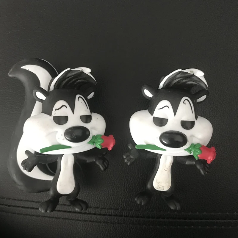 

SDCC Exclusive Original Funko pop Secondhand Looney Tunes - Pepe Le Pew Vinyl Action Figure Collectible Model Loose Toy