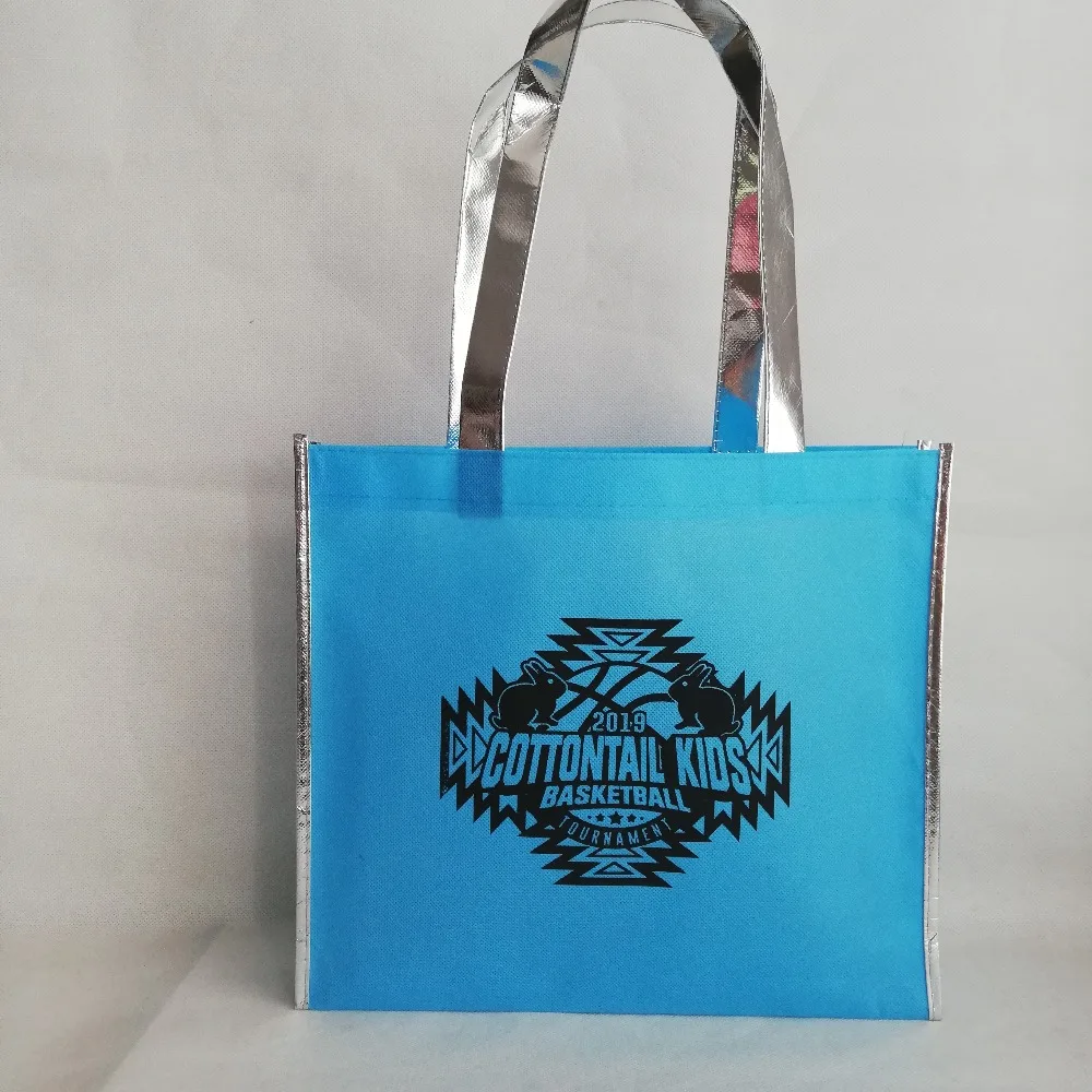 500 шт/партия Пользовательские Мешки Нетканые Сумки с серебристой отделкой и ручкой многоразовые вместительные сумки для покупок для продвижения и выставки