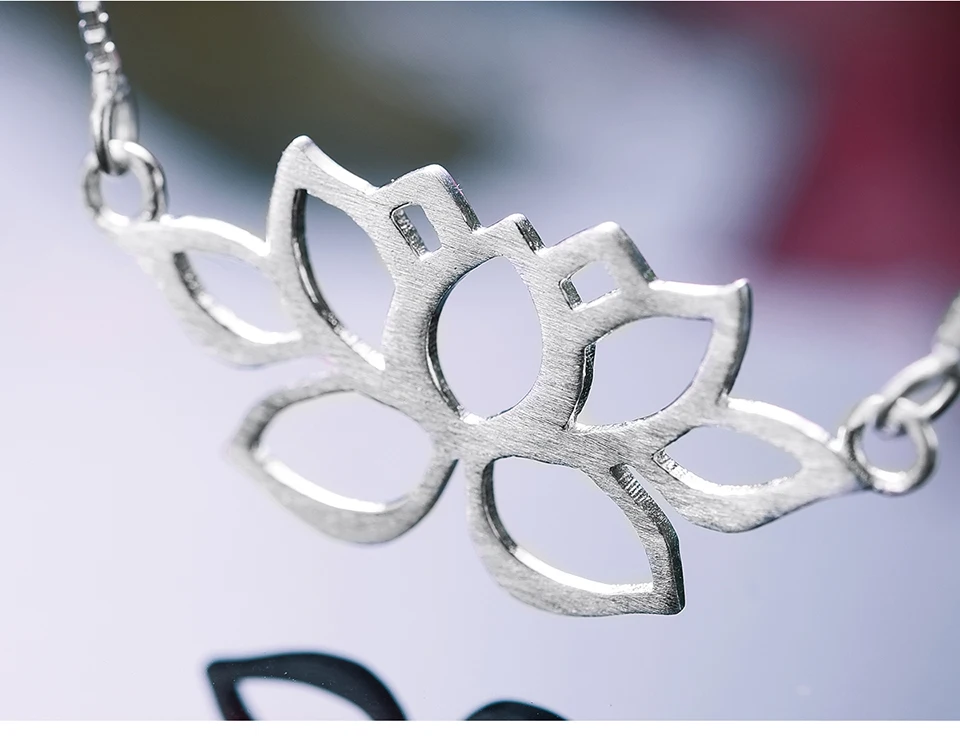 LFJF0022-Hollow-Out-Lotus-Necklace_07