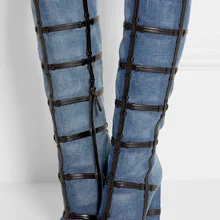 Модные дизайнерские синие джинсы; сапоги до колена на блочном каблуке; стильные джинсовые сапоги из искусственной кожи в стиле пэчворк с круглым носком; модные сапоги до колена на массивном каблуке