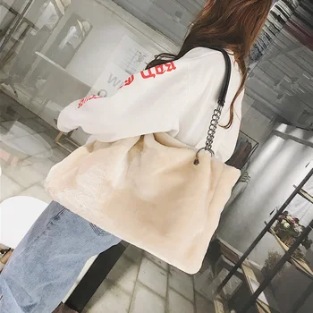 

Korean version of the new winter domesticated hen plush wild shoulder student tote handbag chain female bag big bag tide