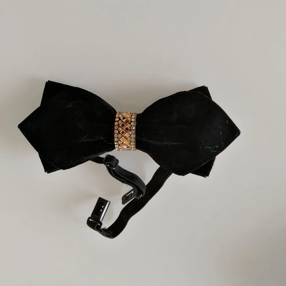

Handmade Men British Wedding Party Neck Collar Velvet Shirt Bow Ties Cravat Fashion Crystal Alloy Metal Butterfly Crystal Bowtie