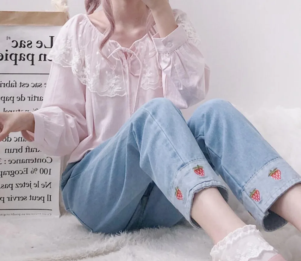 

LOLITA Jeans Girls WOMEN Spring Student Loose Korean Strawberry Embroidery Slender Pants Nine-cent Straight denim Pants TBML01