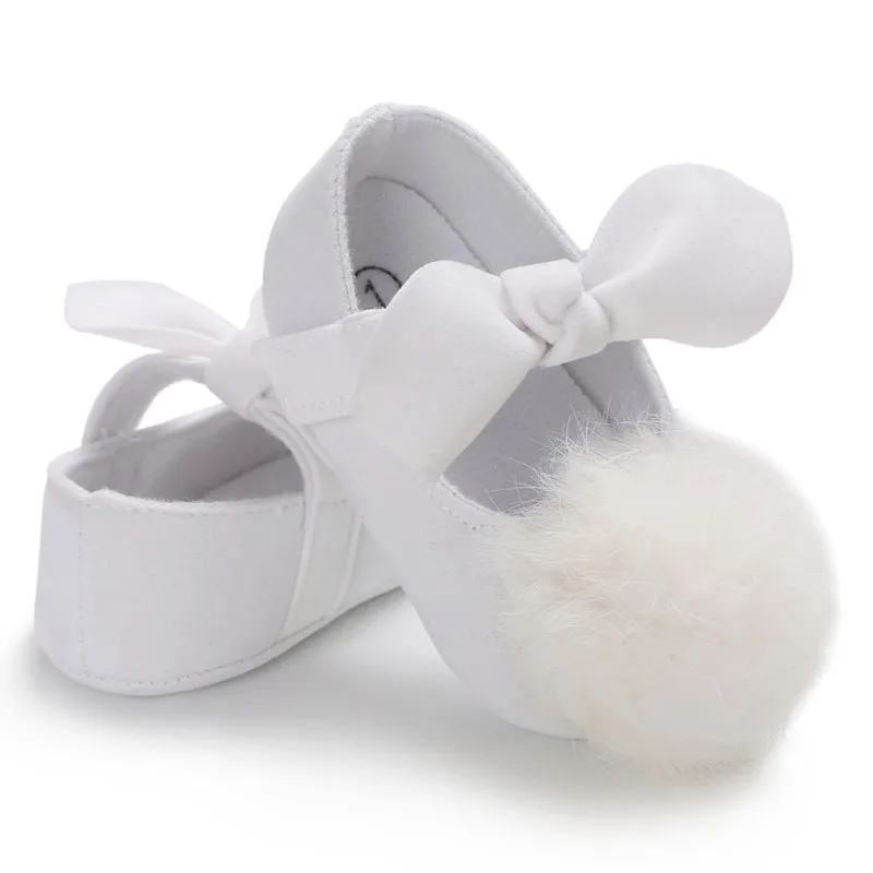 Детская обувь; сезон весна; модная обувь для маленьких девочек с бантиком и помпонами; хлопковая обувь для новорожденных; обувь для первых прогулок; симпатичная обувь с принцессой; сезон осень