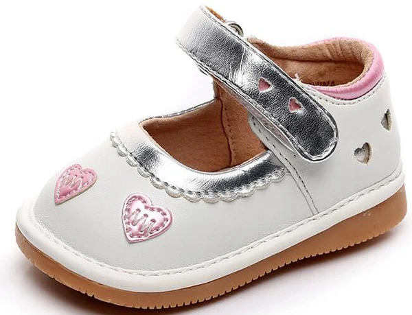 Обувь для маленьких девочек; пищалка; обувь ручной работы с сердечками для детей от 1 года до 3 лет; сезон весна-осень; nina sapatos fun; серебристая обувь для малышей