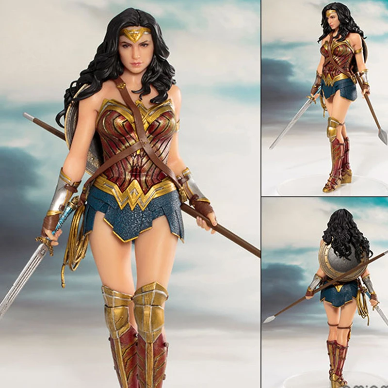BOITE JUSTICE LEAGUE super héros comics Figurine Wonder Woman 19 cm