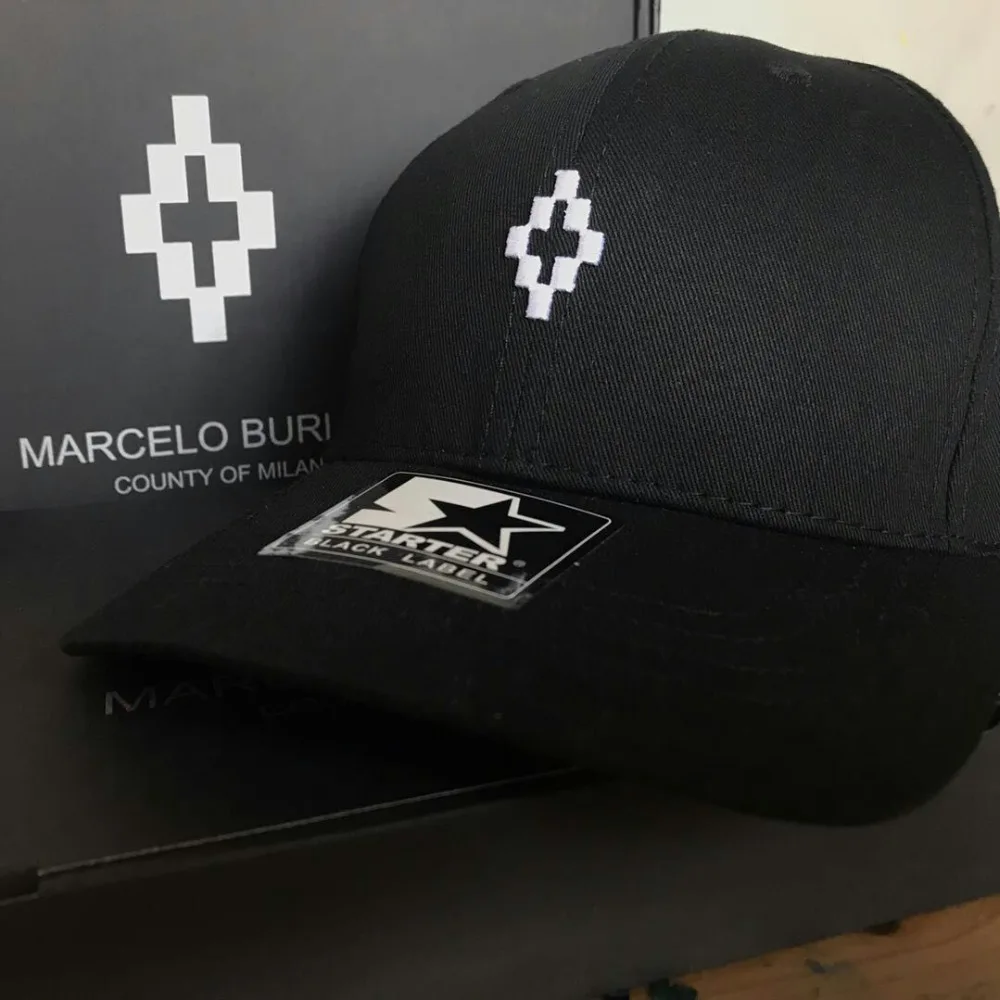 

IN STOCK MB MARCELO BURLON STARTER SOCKS SMALL CROSS CAP SNAPBACK BASEBALL SWEATSHIRT SET ADJUSTABLE SIZE(DUSTBAG INCLUDING)