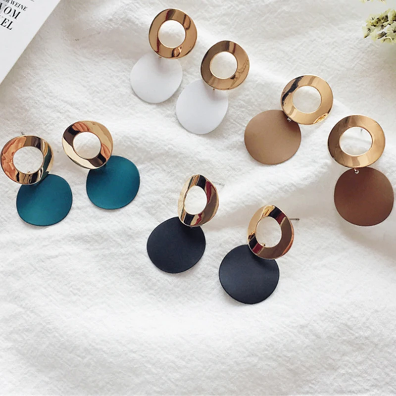 

Trendy Gold Geometric Round Stud Earrings for Women Vintage Punk Sequin Statement Earring Jewelry Brincos Gifts New