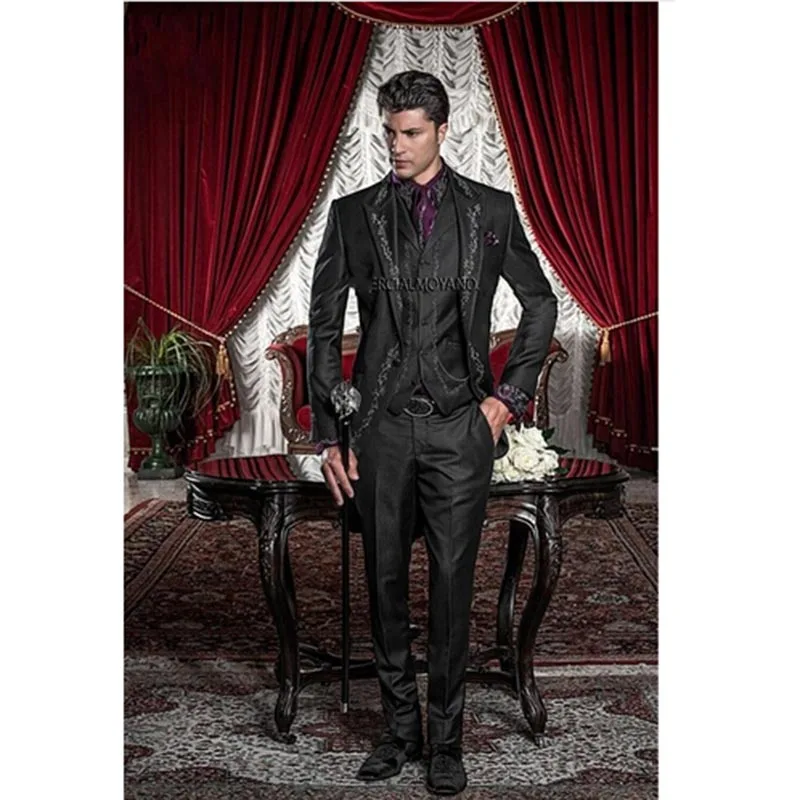

New Style Black Embroidery Groom Tuxedos Groomsmen Mens Wedding Prom Suits Bridegroom Men Suits 2020 (Jacket+Pants+Vest)