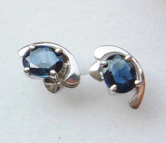 Sapphire Earings--925 sterling silver with beautiful packing |