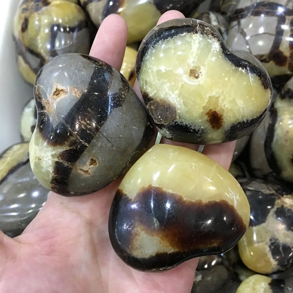 

1kg Wholesale natural rare and beautiful mineral specimens turtle back stone heart decorated
