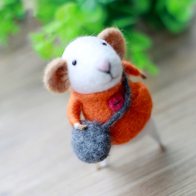 

Wool Felt DIY Craft Felting Mouse Couple Dolls Handmade Sewing Material Package Cute Mouse Needle Felt Craft Kits For Key Chains