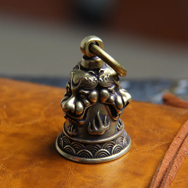 Retro creative handcrafted brass brass bell, car key chain, small