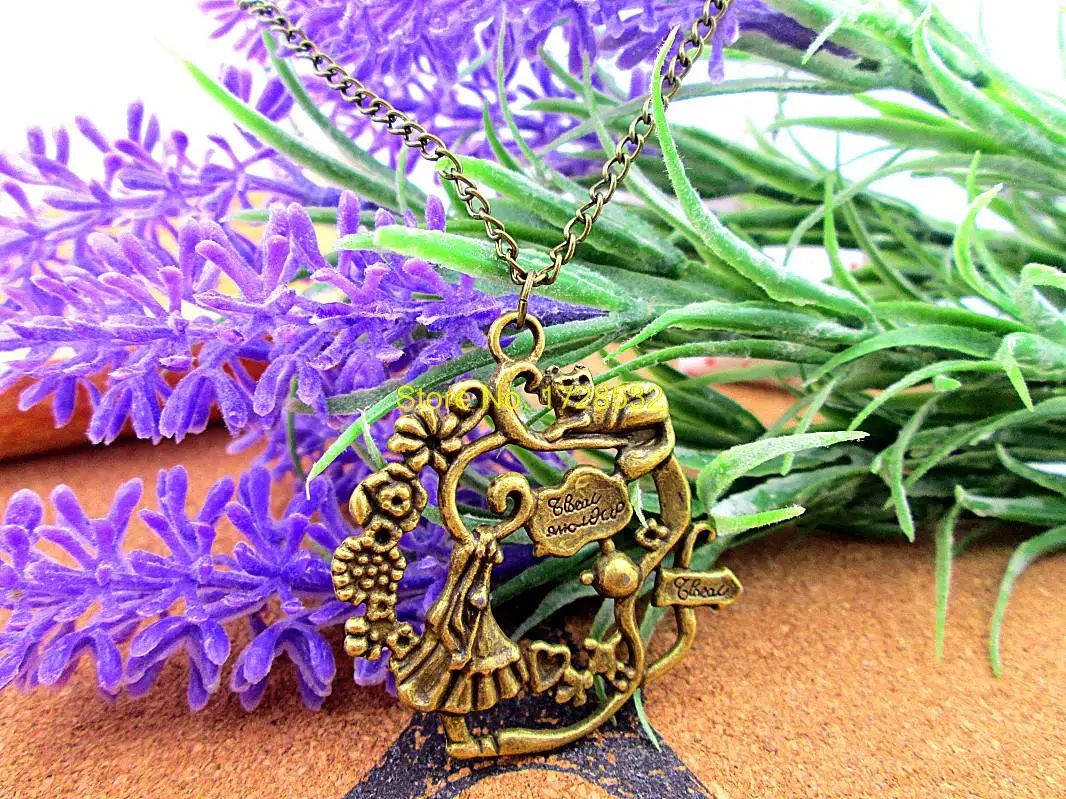 

Fashion Antique bronze 42*43mm Lovely Alice in Wonderland Wreath charm pendant necklace