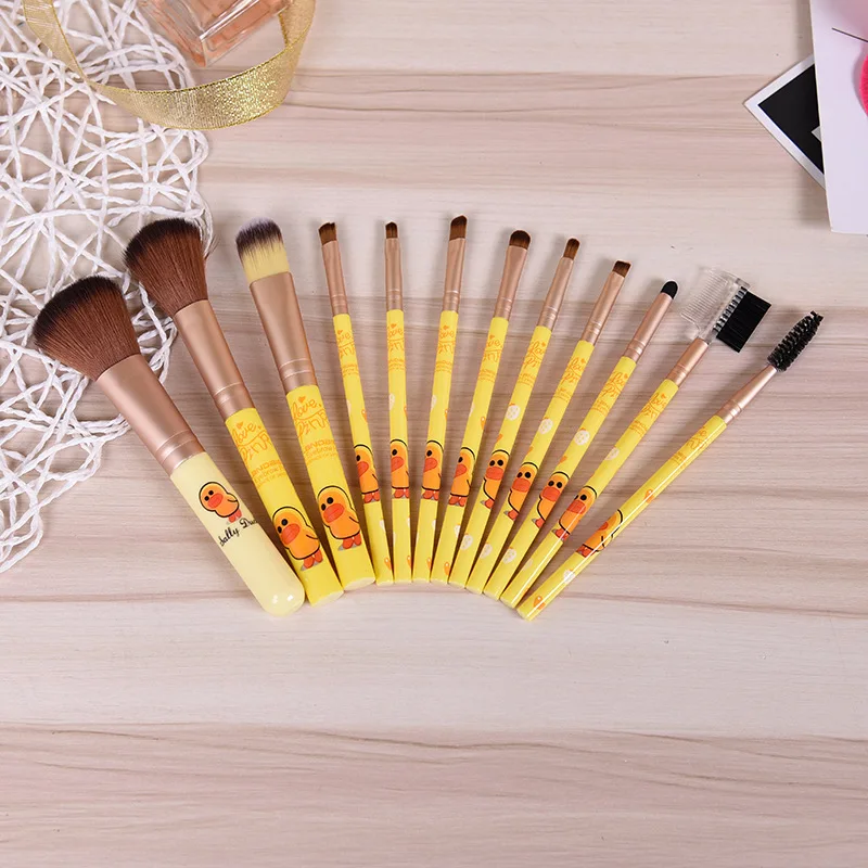 Bonito dos Desenhos Pincéis de Maquiagem Sombra de Olho Animados Conjunto Fundação Delineador Pestana Lábio Compõem Escova Cosméticos Beleza Kit Ferramenta Quente 12 pó 5 Cheap Aplicador de sombra