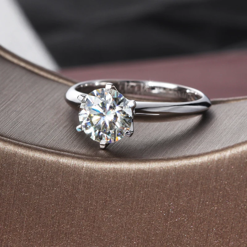 

Forever Classic six claw 8mm moissanites 18K white gold ring with 2cts solitaire ring for engagement rings wedding ring