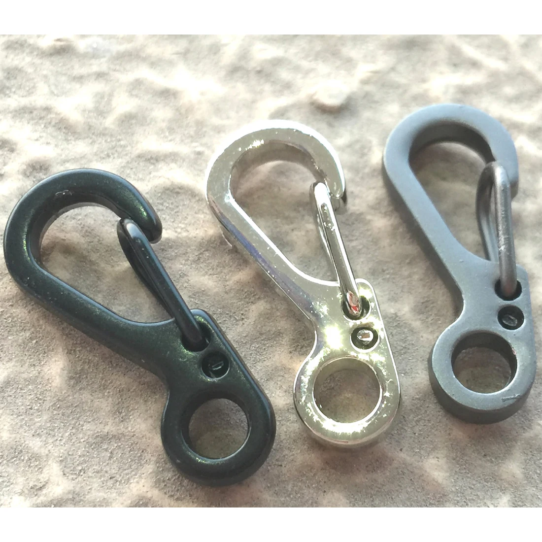 

Hot New 10pcs EDC Spring Backpack Clasps Climbing Carabiners Mini Keychain Camping Bottle Hooks Paracord Tactical Survival Gear