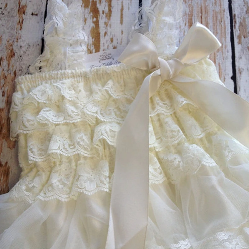 Детское платье. Качественное детское кружевное платье с цветами. Нарядное, многослойное кружевное платье цвета слоновой кости