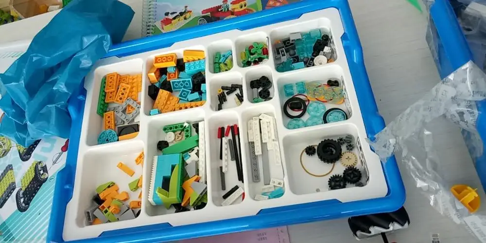 

Kubit kj008 robotic educational kit compatible with legoing wedo