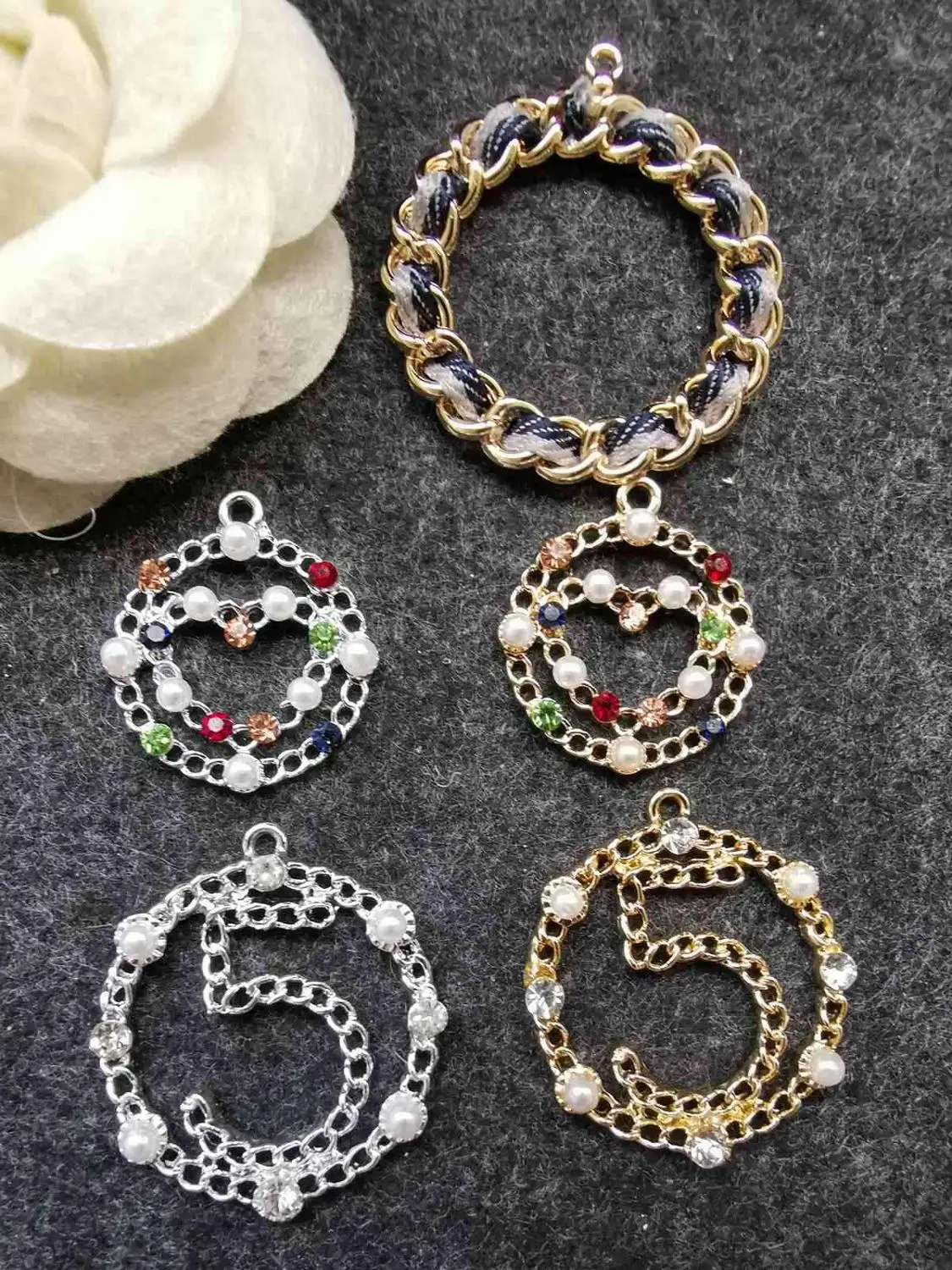 

20pcs per lot zinc alloy rhinestone round heart charms pendant DIY Accessories necklace bracelet part