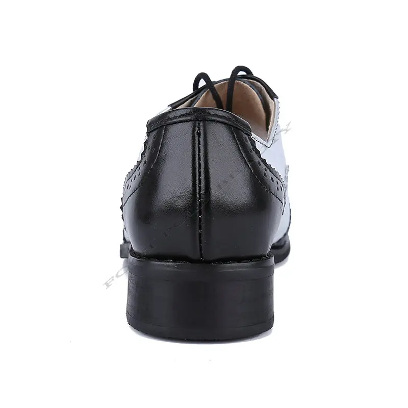 Размеры 33-47; оксфорды с перфорацией типа «броги»; женские оксфорды ручной работы из натуральной кожи; цвет черный, серебристый; женская обувь на плоской подошве; Мокасины