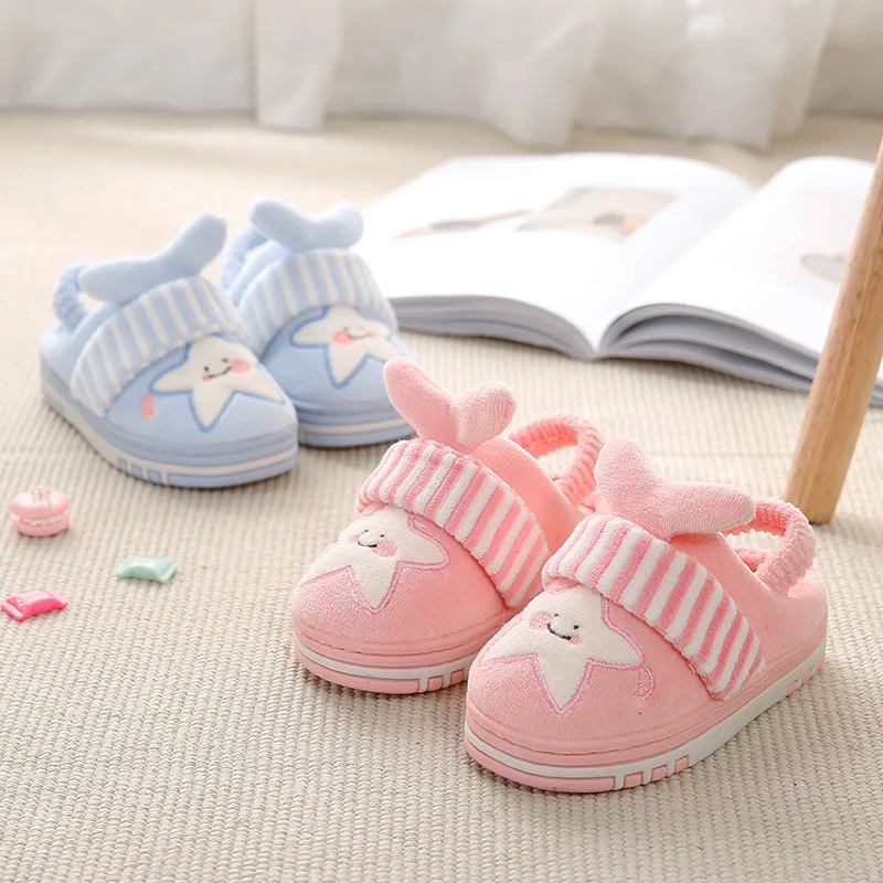 baratas Crianças Chinelos de Algodão Em Casa Sapatos Para Meninas Inverno Dos Miúdos Do Bebê Meninos Sapatos Indoor Chinelos Chinelos Bebê Dos Desenhos Animados Quente E Confortável
