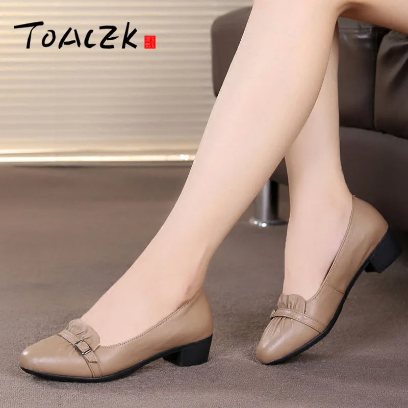 

New single shoes, ladies leather middle heel shoes, pumps with broad mouth, comfortable shoes with pointed toes