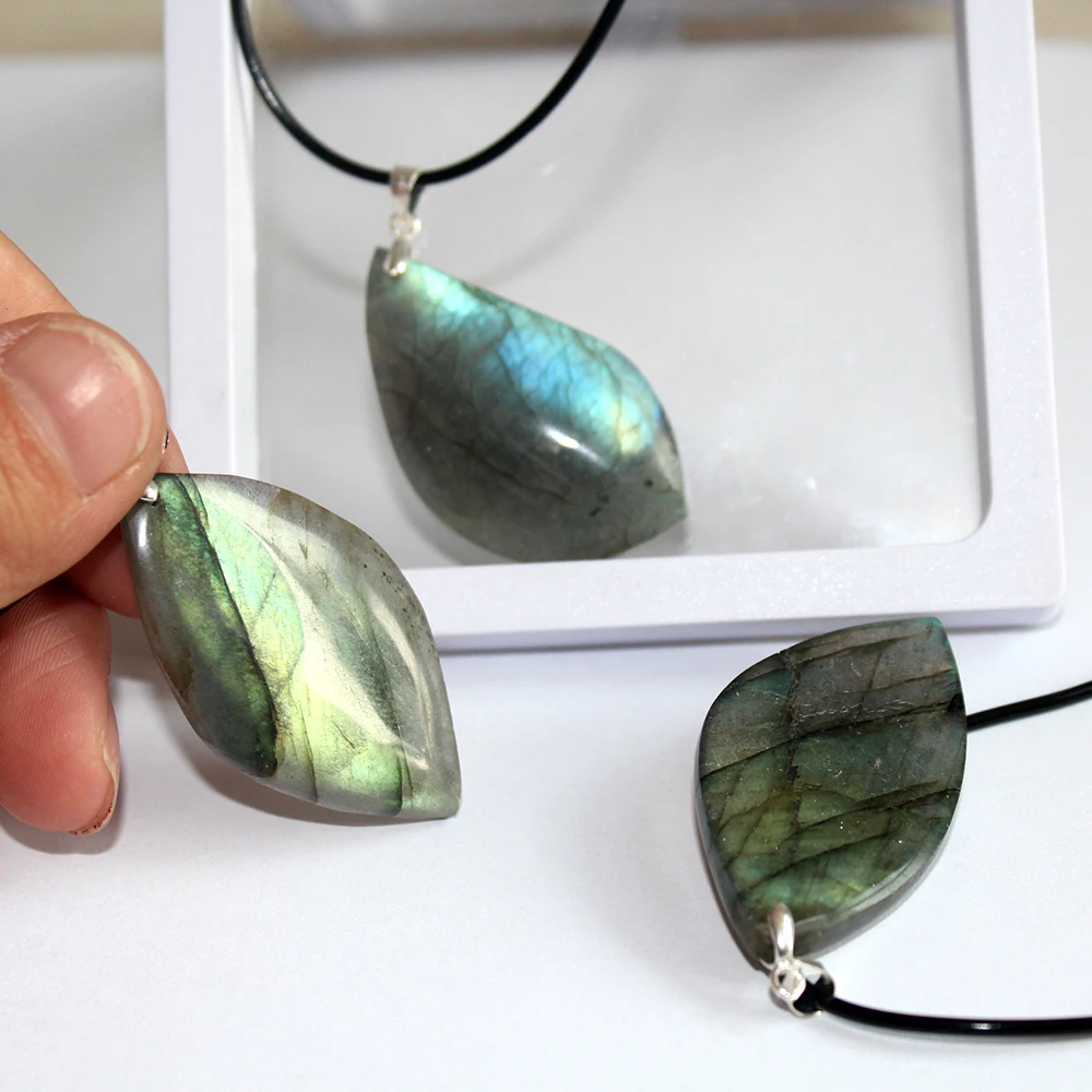 Natural Irregular Labradorite crystal pendant Necklace Moonstone Sunstone Pendant Divination Spiritual meditation Yoga Jewelry