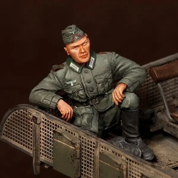 1 35 German tank artillery steward Historical WWII DIY Toys Resin resin kit new coming best