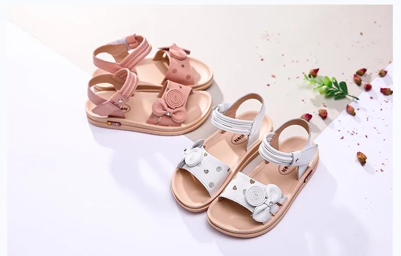 Лето новые детские сандалии для принцесс лук натуральная кожа обувь для маленьких девочек Белые пляжные сандалии со стразами Брендовая обувь