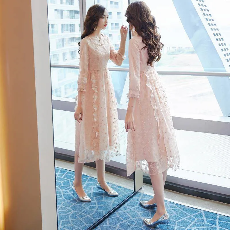 

2019 New Women Spring Fashion Casual Style Elegant Slim Vintage Lace Dress Ladies A Line Full Sleeve Female Long Maxi Dress M62